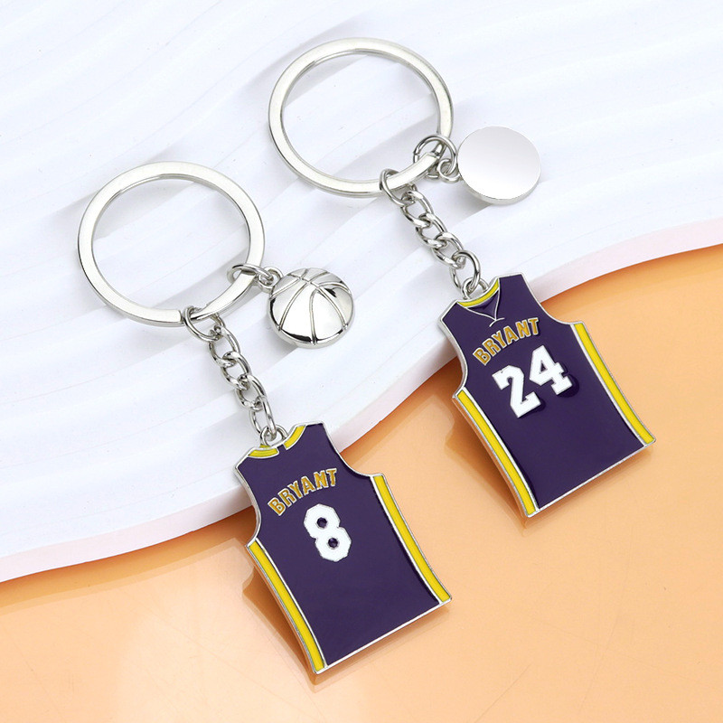 Kobe Bryant Jersey พวงกุญแจ Creative Kobe Bryant ของที่ระลึกจี้นักเรียนพัดลมรางวัลบาสเกตบอลทีมของขวั