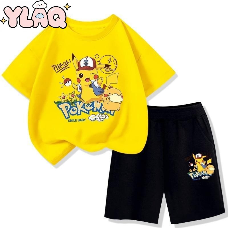 【Pokémon Pikachu】ชุดฤดูร้อนสำหรับเด็กสวมเสื้อแขนสั้นและกางเกงขาสั้น เสื้อผ้าเด็กกี+（ชุดเสื้อยืดและกางเกงส