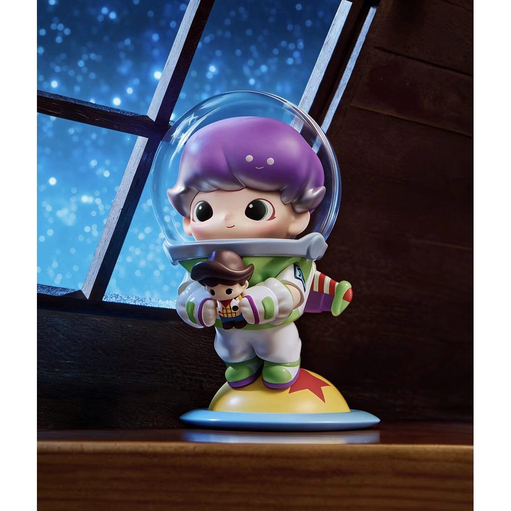 POPMART DIMOO WORLD x PIXAR ตัวเลขกล่องตาบอดของขวัญ Buzz Lighyear WoodyLotso Russell NCSW