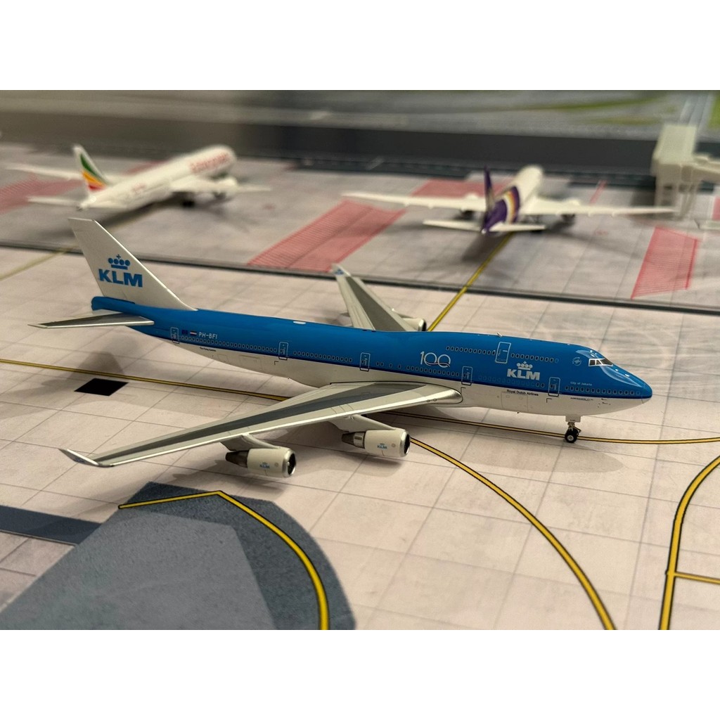 P PH 1: 400 Holland Royal Airlines โบอิ้ง 747-400 PH-BFI ไร้ที่ติหลังจากไม่เปิดตัว