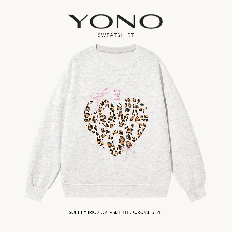 (พร้อมส่ง24ชม.) YONO เสื้อสเวตเตอร์คอกลมผู้หญิง Oversize ลายหัวใจเสือดาว LOVE YOU แต่งโบว์ สไตล์หวาน