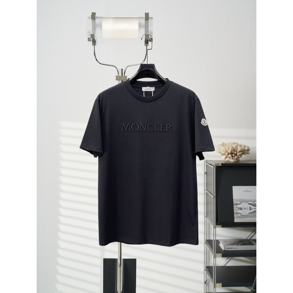 Moncler/Mengkou/2026 คลาสสิกรอบคอแขนสั้นเสื้อยืดผู้ชายผู้หญิงกลางแจ้งการออกแบบความรู้สึกอารมณ์เคาน์เ