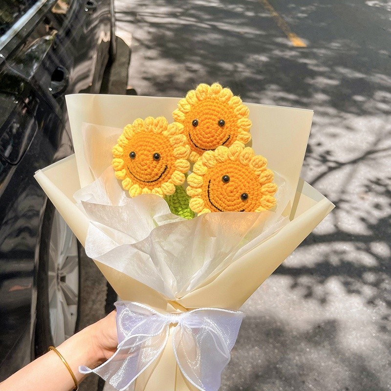 Creative DIY Smile Artificial Flowers Sunflower Handmade Crochet Flowers Teachers Day Graduation Gif