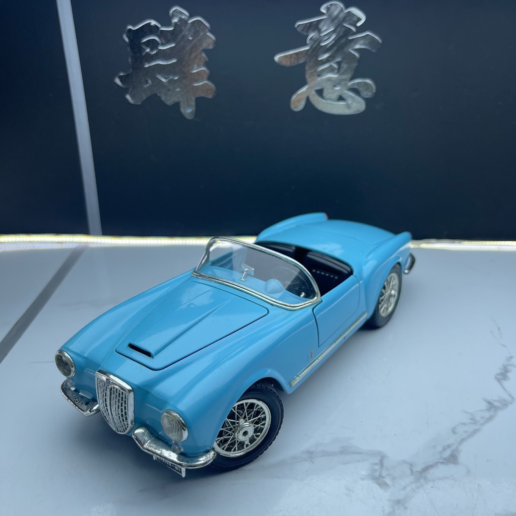 Bburago Bburago 1: 18 Lancia Aureliasyw