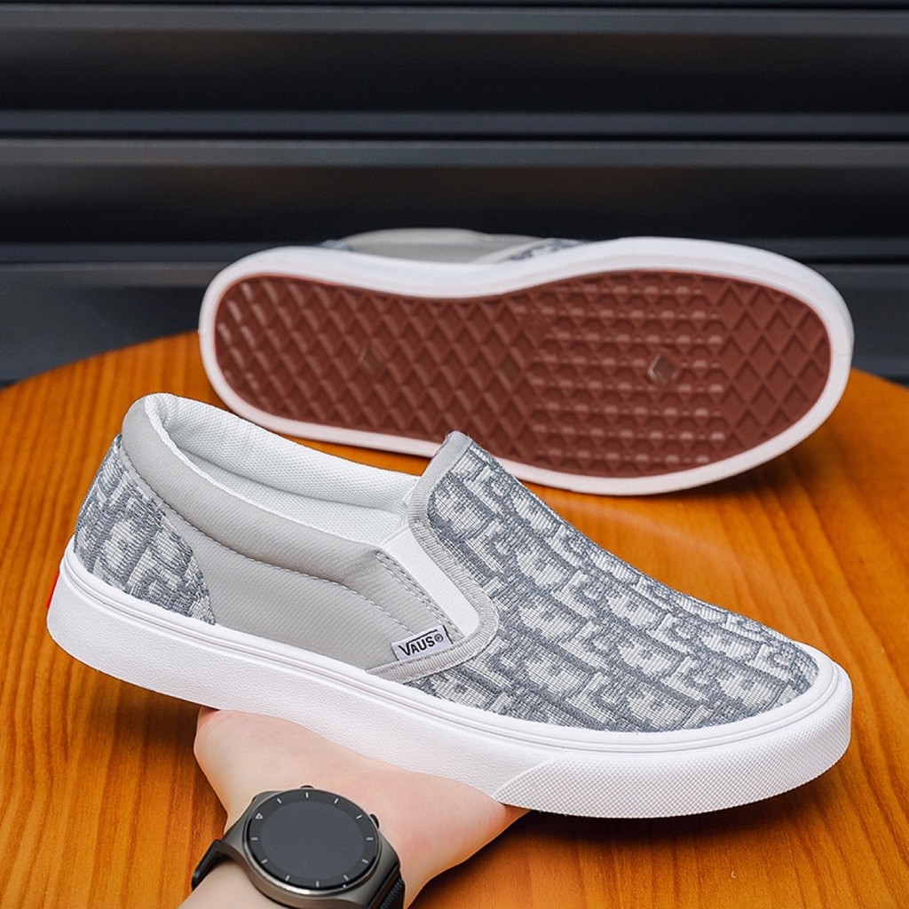 9.23 รองเท้าผู้ชาย Slip-On รองเท้าผ้าใบระบายอากาศรองเท้าผ้าใบลําลอง Low-Top