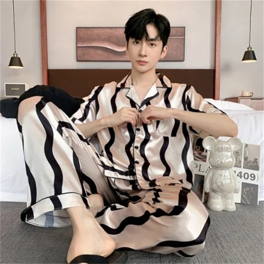 ไหมเทียม แขนสั้น กางเกงขาสั้น สำหรับผู้ชาย 150 00kg พลัสไซส์ ชุดอยู่บ้าน 2025 ความยาวสั้น GT 3XL แนะ