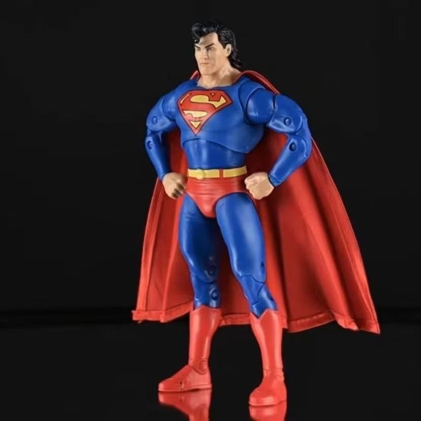 พร้อมส่ง McFarlane Zero Hour Superman 23cm เคลื่อนย้ายได้