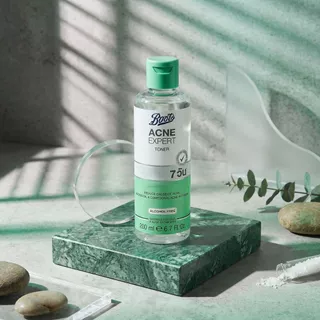 Boots Acne Expert Toner บู๊ทส์ แอคเน่ เอ็กซ์เพิร์ท โทนเนอร์ 200 มล.