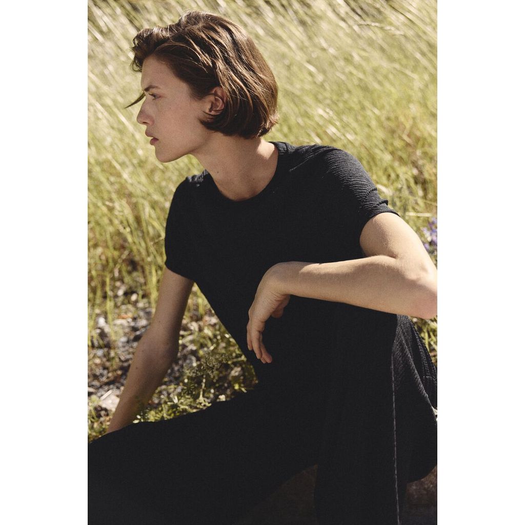 H&M(เอชแอนด์เอ็ม) เสื้อท็อปผ้าริ้วพับ ผู้หญิง 1347724_1