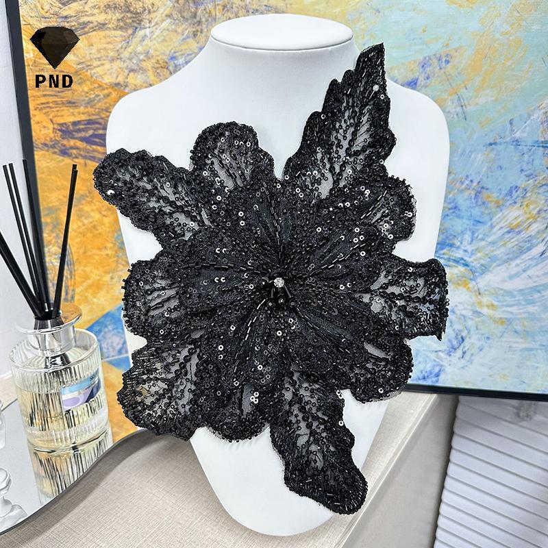 PND เลื่อมลูกปัดดอกไม้คอ Applique ลูกไม้สีขาวปัก Patch Corsage DIY ตกแต่งชุดแต่งงานเสื้อผ้าอุปกรณ์เส