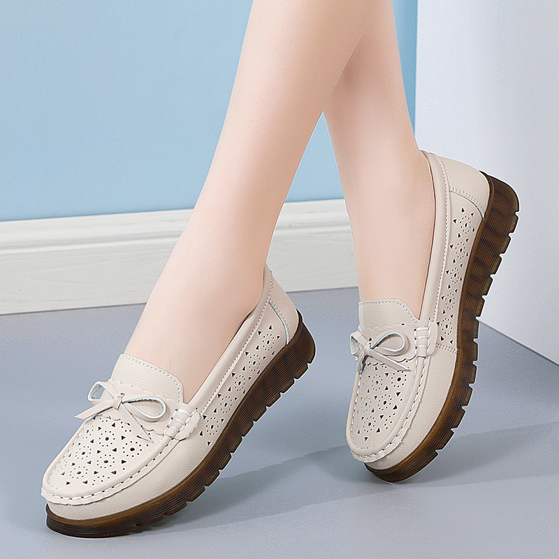 สตรีแฟชั่นรองเท้าแฟลตสบายๆฤดูร้อนสีดําลื่นบนนุ่ม soled รองเท้ากันลื่นกลวงระบายอากาศหนังเดิน Lofers ร