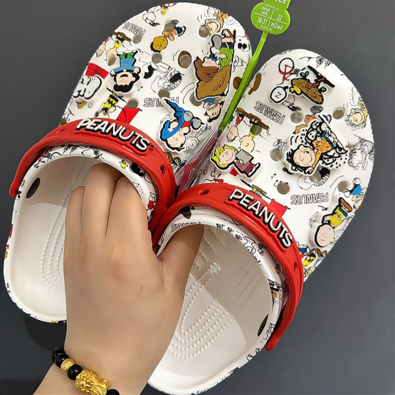 Crocs Peanuts Classic Clog รองเท้าหัวโตสําหรับผู้หญิงและผู้ชาย พื้นโฟมหนานุ่ม กันลื่น น้ําหนักเบา สวมใส่สบาย