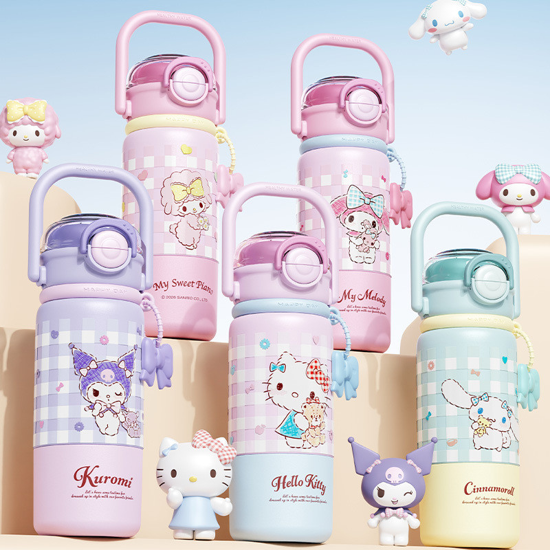 แก้วเก็บความเย็นเด็ก ซานริโอ 520มล 316 ถ้วยน้ําฟางเด้งสแตนเลสพร้อมที่จับและจี้การ์ตูนนักเรียนแบบพกพาป้องกันการรั่วฉนวนกันความร้อนขวดน้ําเย็