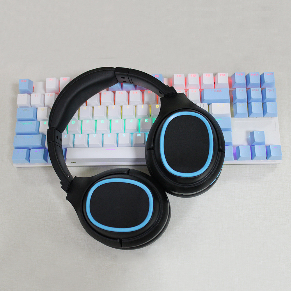 Popular Over-Ear Wireless Bluetooth Headphones with Stereo Bass v5.3The game has low latency and a l