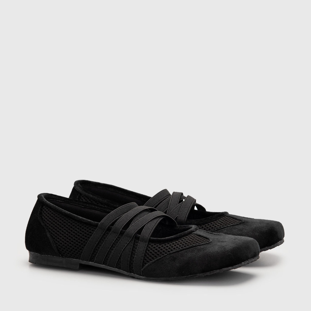 โครงการที่น่ารัก - Eleva Flat Shoes สีดํา - รองเท้าผู้หญิง