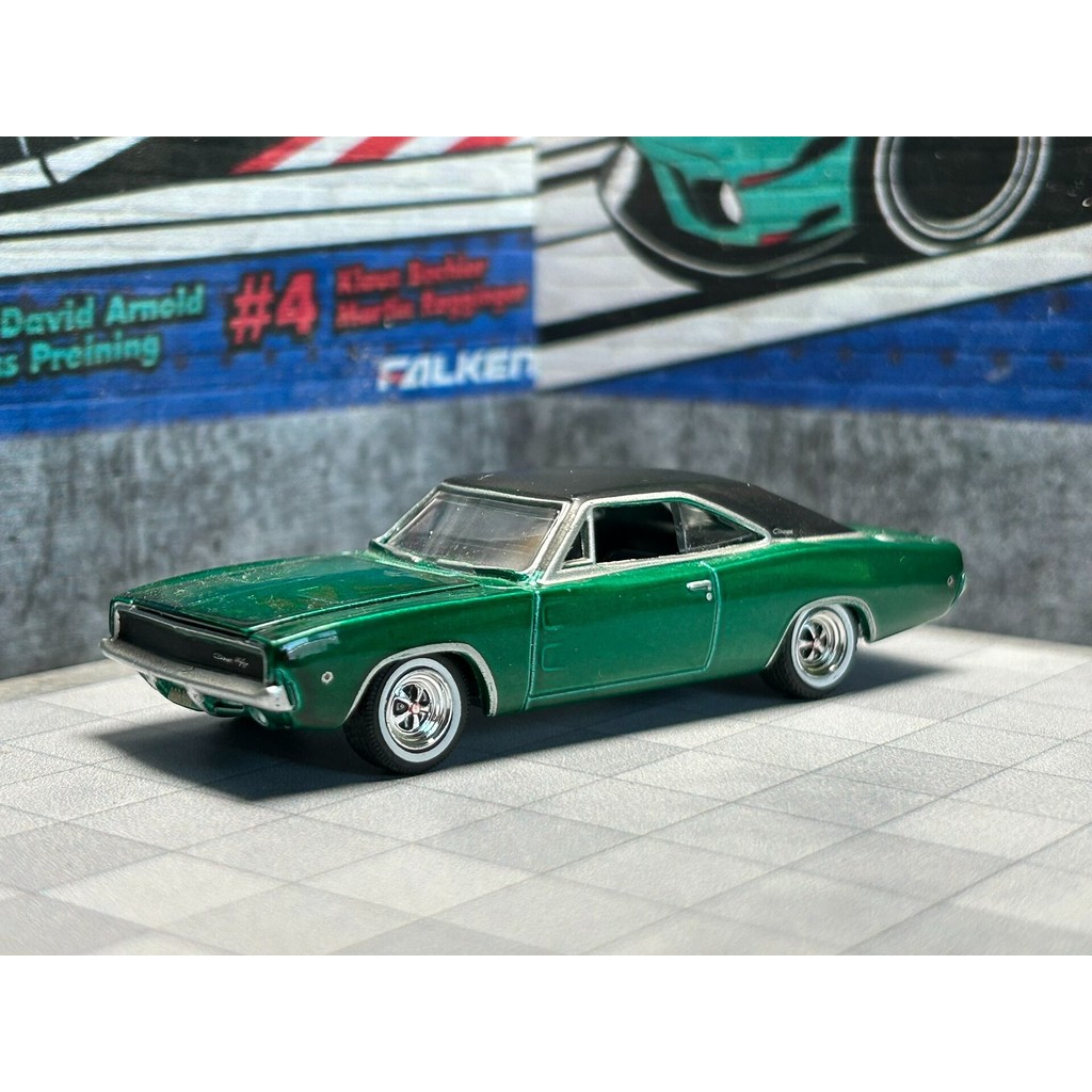 [ติดตามฉัน] แสงสีเขียว 1: 64 1968 Dodge Charger R/T Green Alloy Car Model รายละเอียดในสต็อก ก้นเหล็ก
