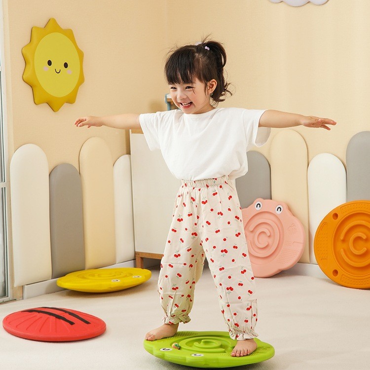 Balance Board Sense Integration อุปกรณ์การฝึกอบรมในครัวเรือน Unicorn สตูลเด็ก Stepping Stone Vestibu