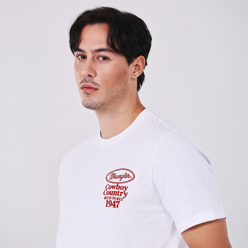 WRANGLER เสื้อยืดแขนสั้นผู้ชาย คอลเลคชั่น Beyond Indigo รุ่น WR S326MTSSN40 สีขาว — صورة 5