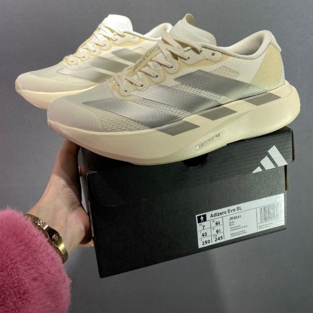 รองเท้าวิ่ง Adizero EVO SL สําหรับทุกคนที่มีแผ่นคาร์บอน รุ่น JR5841