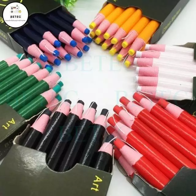 ดินสอสี เขียนผ้า มี 6 สี ขาว ดำ เเดง สีเหลือง เขียว สีน้ำเงิน ยี่ห้อ: STANDARD (ราคาต่อ 1 อัน)