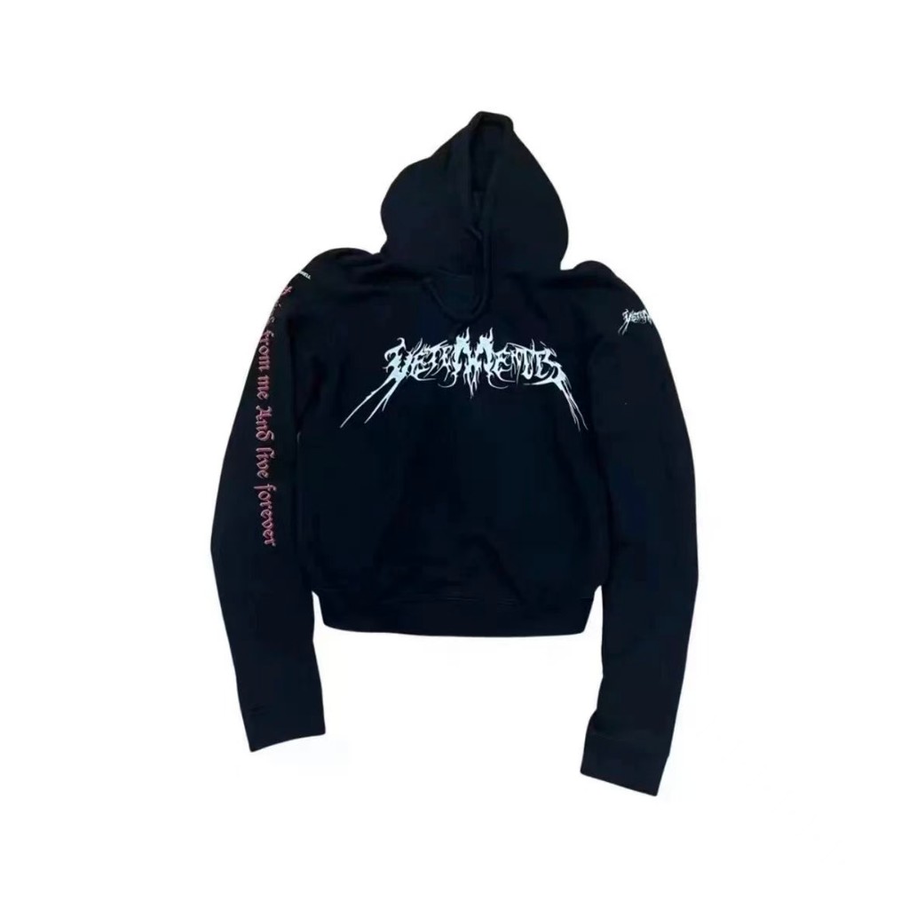 VETEMENTS Super Heavy Hoodie สไตล์โกธิคเข้ม สวมได้อย่างเท่ในซีซั่นใหม่