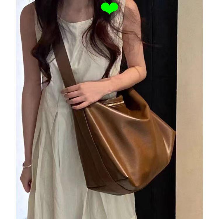 Tote Bag Soft Surface Messenger ความจุขนาดใหญ่ One-Shoulder Class Commuter Bag Niche Messenger Bag
