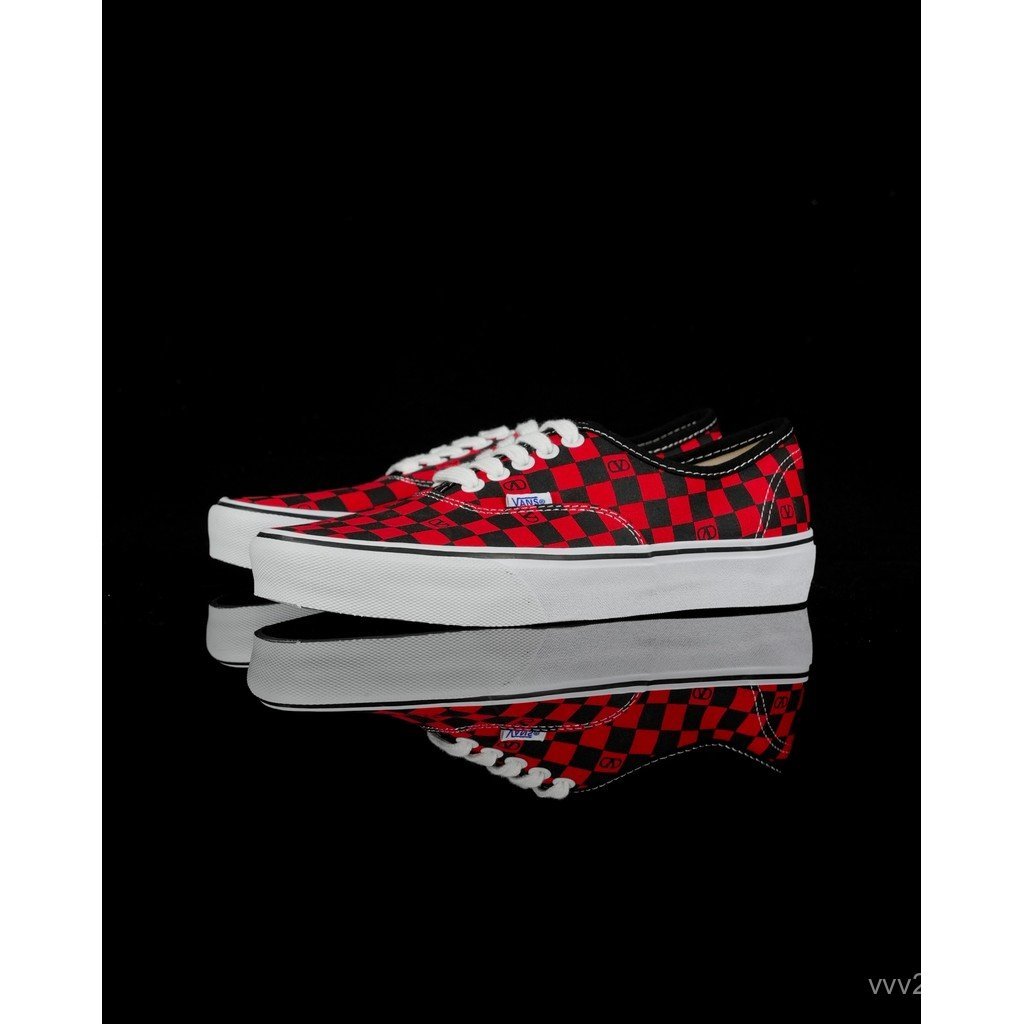 2026Vans ของแท้ผู้ชายหญิงรองเท้าผ้าใบผู้ชายผู้หญิงรองเท้า Co-Branded รองเท้าอินเทรนด์ Hip-Hop สเก็ตบ