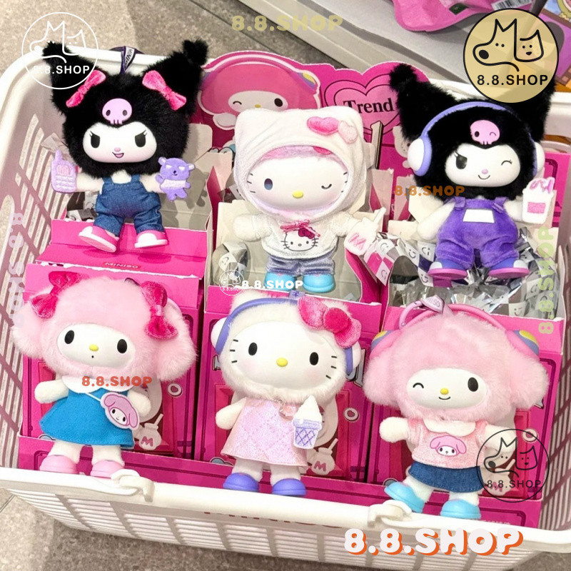 [รูปแบบที่มีจําหน่าย] สินค้าใหม่ ของแท้ MINISO Sanrio Family Sweet Cool Out of Street Series กล่องปริศนาตุ๊กตาไวนิล 8.8 ร้าน