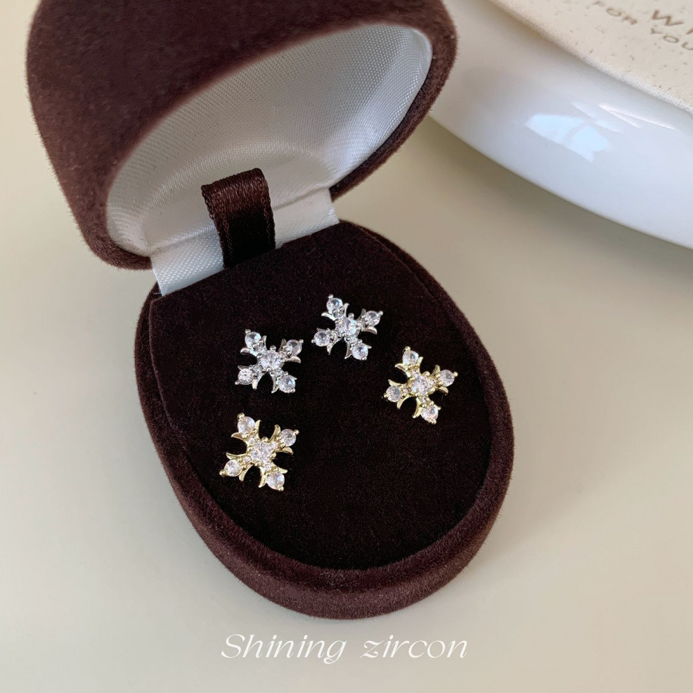 Super Flash Cross Zircon Earstuds สําหรับผู้หญิงต่างหูประณีตและอเนกประสงค์