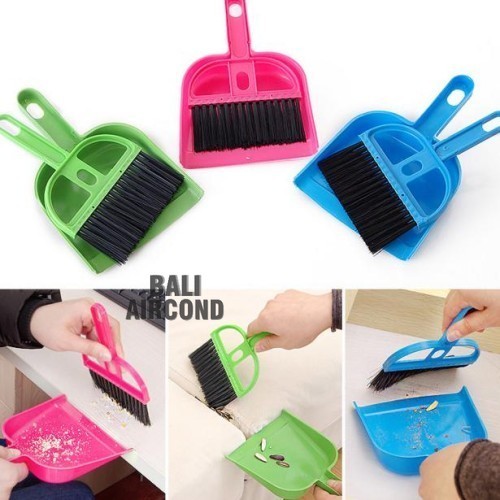 CARPET BROOM / SMALL MINI BROOM BROOM CLEANING CARPET LAPTOP TABLE
