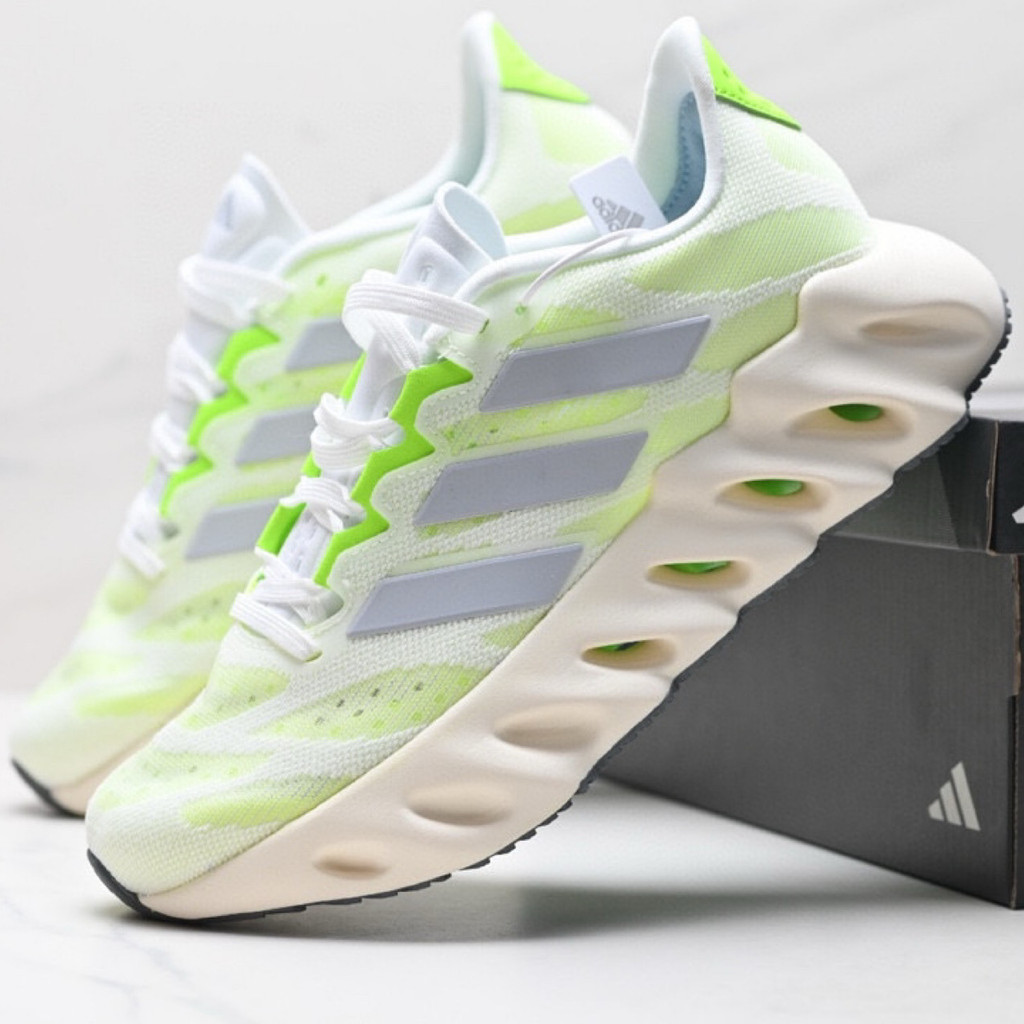 ADIDAS.SWITCH.FWD รองเท้าสีเขียว