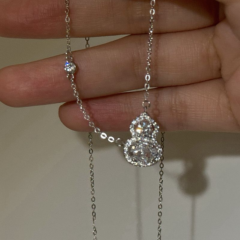 เงินสเตอร์ลิง High-End Super กระพริบ Gourd Zircon สร้อยคอผู้หญิงฤดูใบไม้ร่วงฤดูหนาวเสื้อกันหนาว Nich