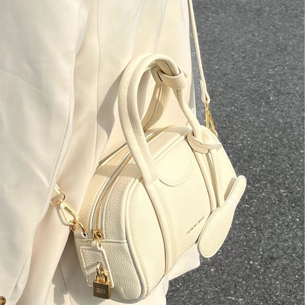 perota brand กระเป๋า cecelle กระเป๋าโบว์ลิ่งบอสตันแมตช์ง่ายสำหรับผู้หญิงรุ่นใหม่ปี2023กระเป๋าสะพายข้