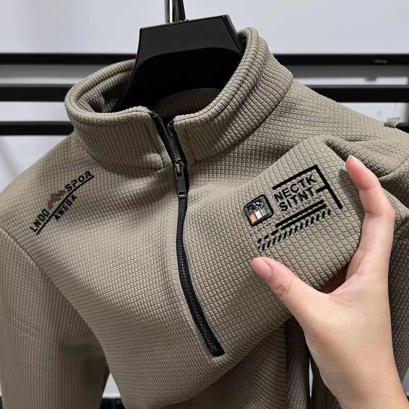 2025 Street Wear สไตล์ฮ่องกงสีจับคู่เสื้อโปโลแขนยาวผู้ชายปักตัวอักษรอเมริกันย้อนยุคหลวมครึ่งซิปเสื้อกันหนาว T