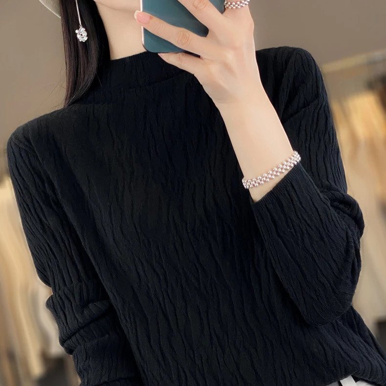 เสื้อกันหนาวผู้หญิงแขนยาวแบบครึ่งคอเต่า สวมใส่ง่าย และขนาดหลวม เหมาะสำหรับสภาพอากาศเย็น