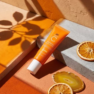 Boots Vitamin C Brightening Dark Spot Corrector 30Ml บู๊ทส์ วิตามิน ซี ไบรท์เทนนิ่ง ดาร์ค สปอต คอร์เร็คเตอร์ 30 มล.