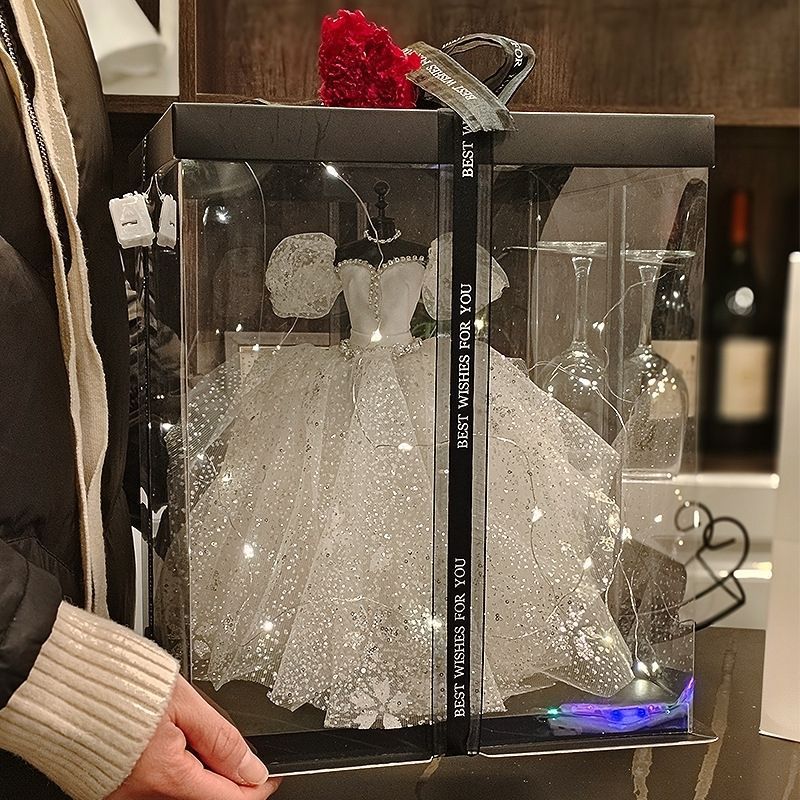 高级婚纱模型女生闺蜜结婚生日礼物女朋友七夕情人18岁成年礼物2607024 High-end wedding dress model, gift for female friends' wedding