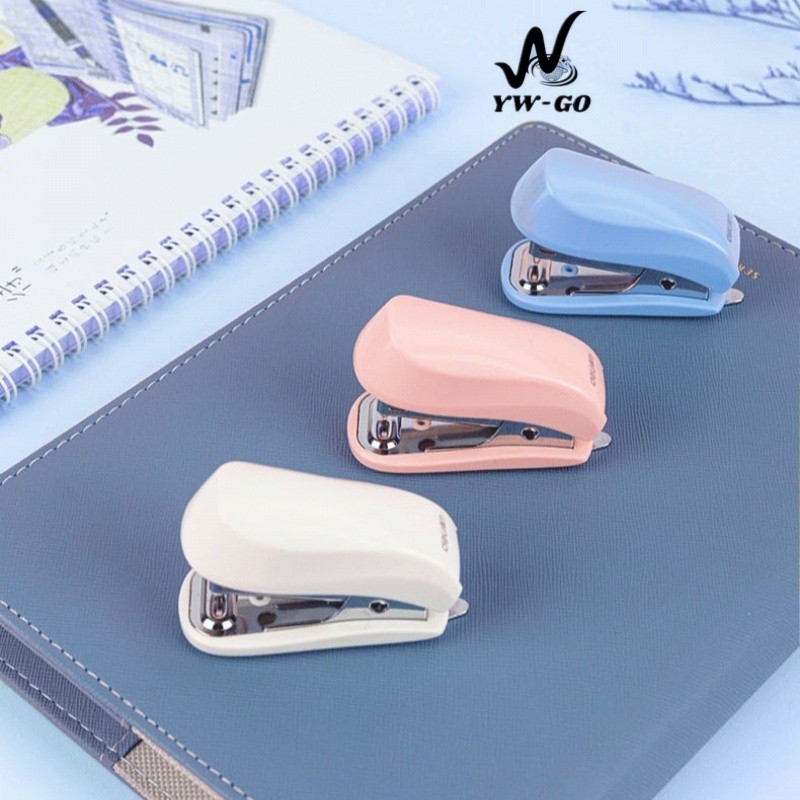 แม็กเย็บกระดาษพกพา MINi Stapler เครื่องเย็บกระดาษขนาดเล็ก (รวม ลวดเย็บกระดาษ 1 กล่องเล็ก) BS11