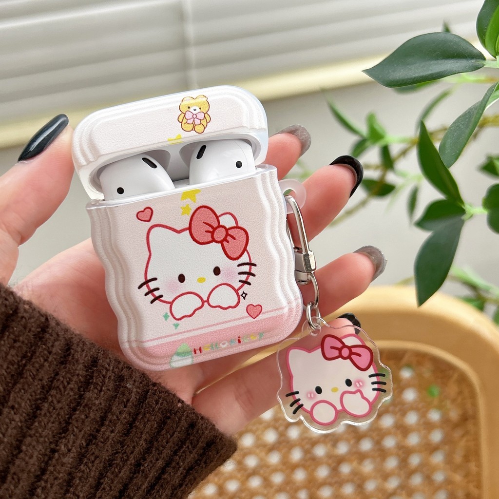 เคสหูฟัง เคสป้องกัน อิน คู่น่ารักการ์ตูนแมวที่เหมาะสม แอร์พอดสโปร เคสป้องกัน แอปเปิล 2 รุ่น 3 รุ่น 4 รุ่นเคสชุดหูฟังบลูทูธคลื่นประเภทขวดนม สวัสดี คิตตี้