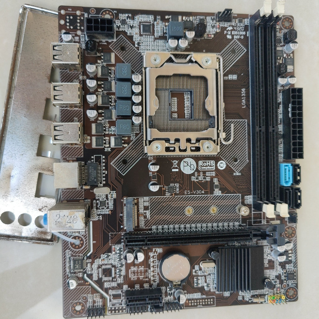 [มือที่สอง] E5-V304 รองรับเมนบอร์ด 1356-Pin/DDR3/X79 พร้อม M.2