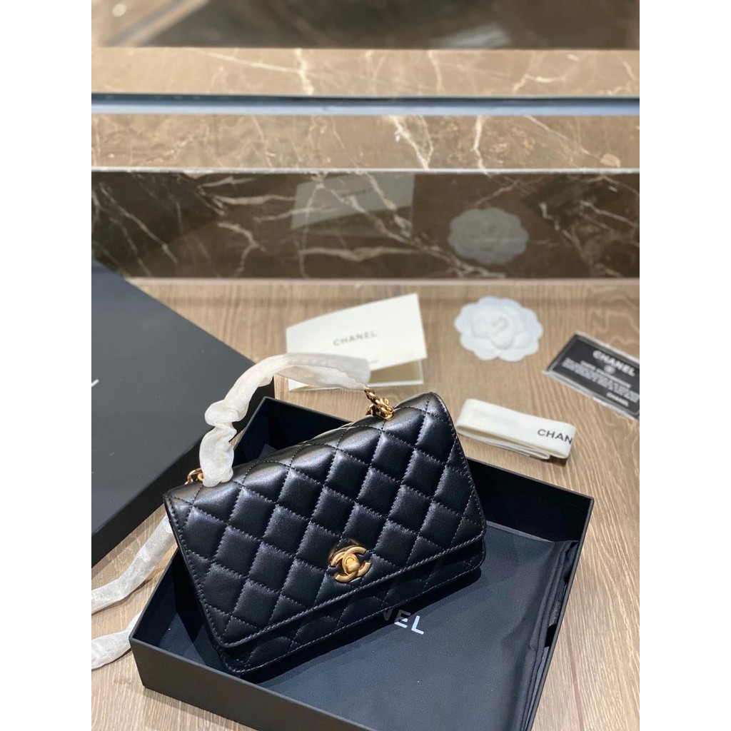 กระเป๋าสะพายข้างหนังแท้สีดำประดับเพชร แบบใหม่ พร้อมสายคล้องคอและเชือกลาก Fortune WOC Handbag