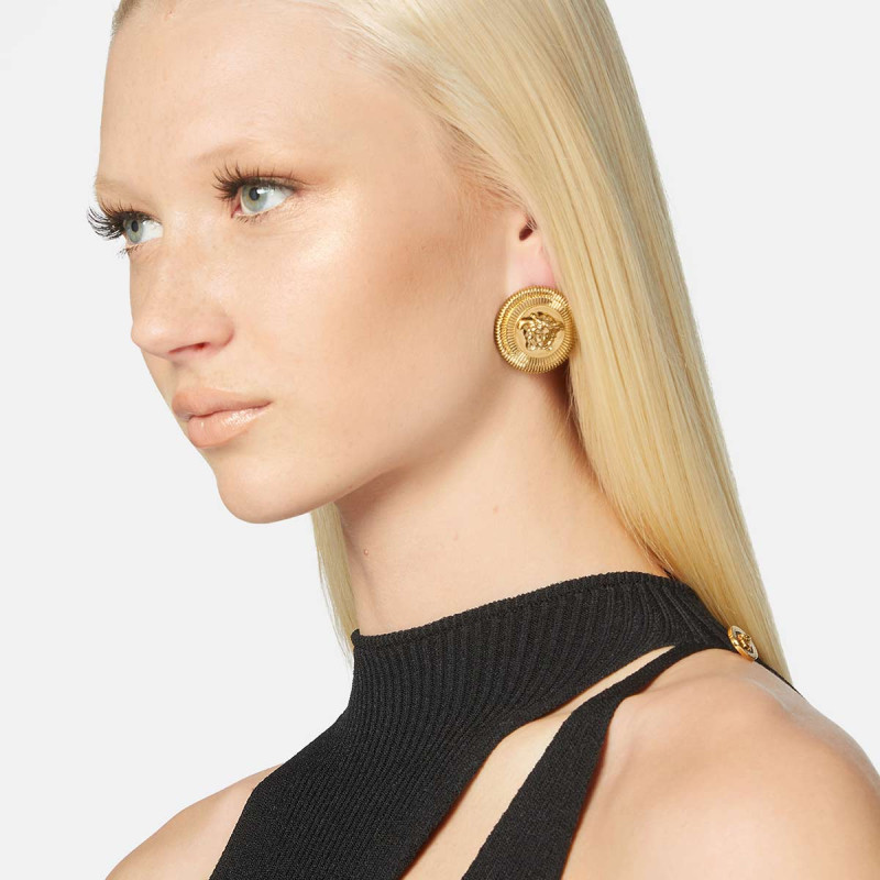 ต่างหู VERSACE Couple MEDUSA BIGGIE เหมาะสำหรับเป็นของขวัญคริสต์มาส