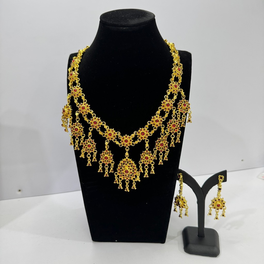 ชุดไทยซ็ตโบราณสร้อยชุดต่างหูเพื่อนเจ้าสาวเจ้าสาว thai wedding สีทองเครื่องประดับสร้อยคอ