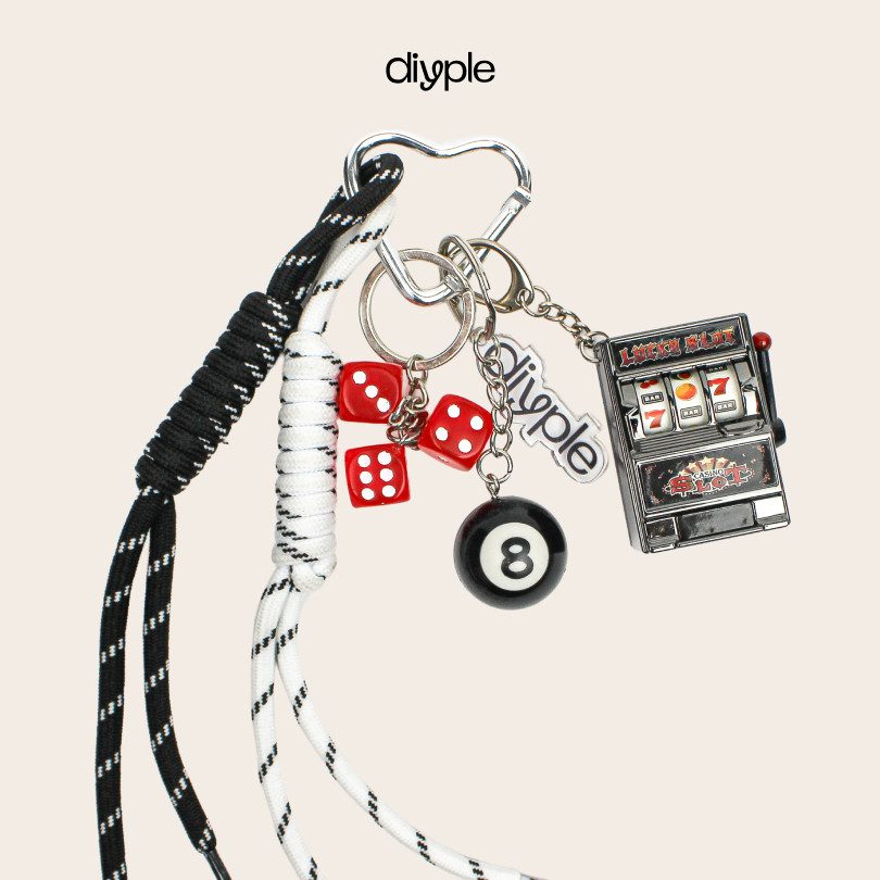 GANTUNGAN DIYPLE [LUCKY IN LOVE] KEYCHAIN/ Black and White Macrame Bag Hanger/ Vegas Slot Toy KEYCHA