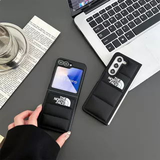 SAMSUNG เคสแจ็คเก็ตขนดาวน์ลาย North Face สําหรับ Galaxy Z Fold7/Fold6/Fold5/4/Flip7/Flip6/Flip5/Flip4 ดีไซน์สร้างสรรค์