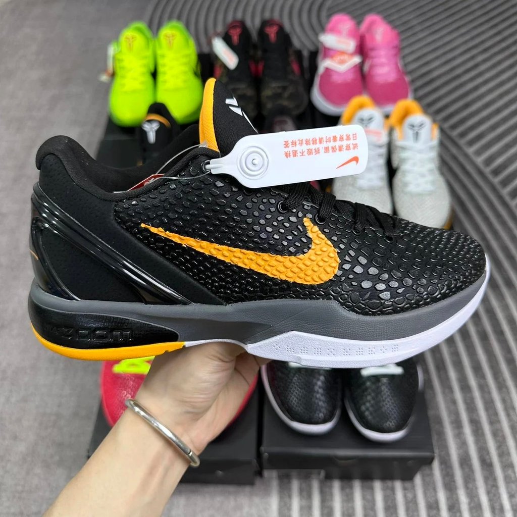 รองเท้าบาสเกตบอล Nike Kobe 6 Proto Low Top แบบคาร์บอนไฟเบอร์จริง ลายแบล็คโกลด์