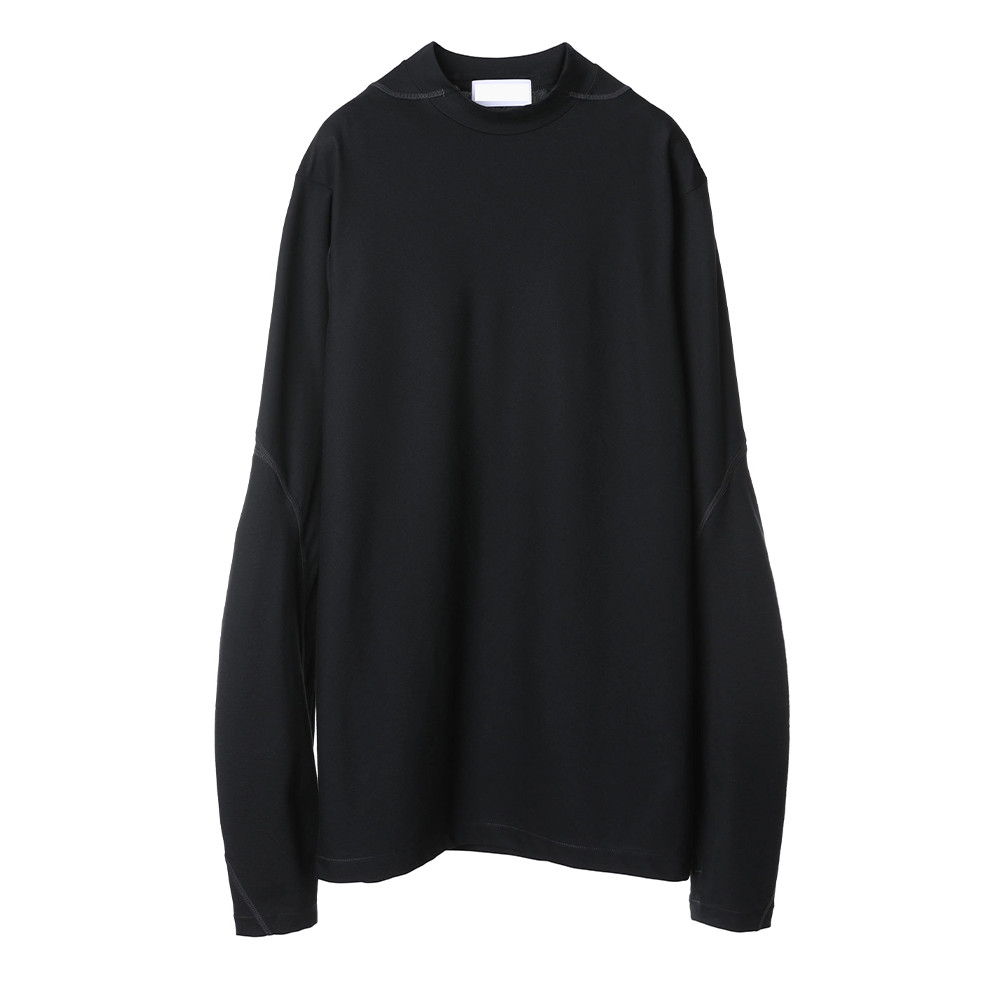 เสื้อยืด PAF 5.0 สีทึบแบบคอนทราสต์ เหมาะสำหรับสวมใส่ได้ทุกโอกาส มีขอบคอดำและแขนยาว ฟิตพอดีตัว สไตล์ส