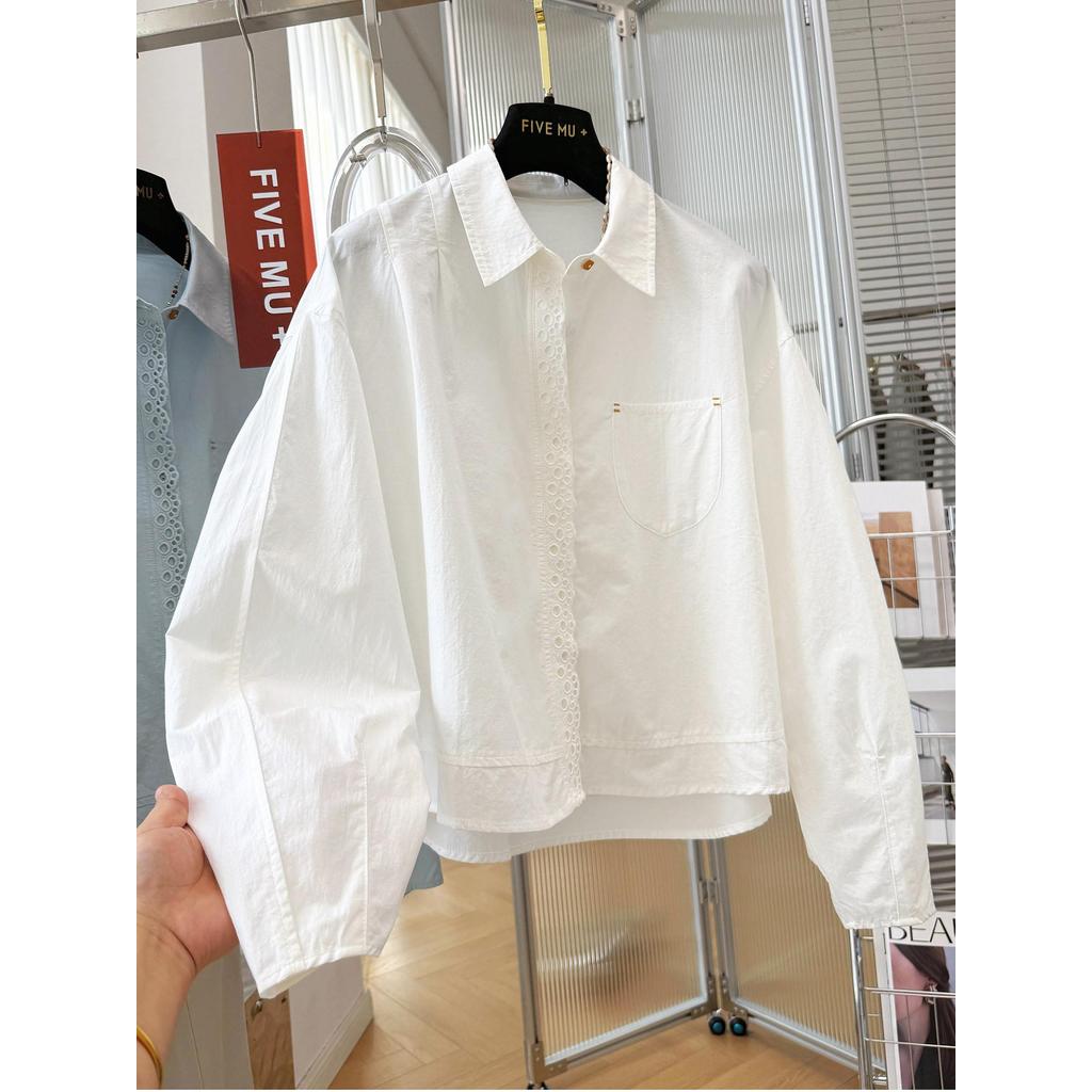 mimi&didi-เสื้อเชิ้ตแขนยาวสีขาวแต่งขอบลูกไม้ สไตล์เกาหลี ทรงสั้น ไซส์ใหญ่ เสื้อทรงสวยหรู สีพื้น มีปก#w766