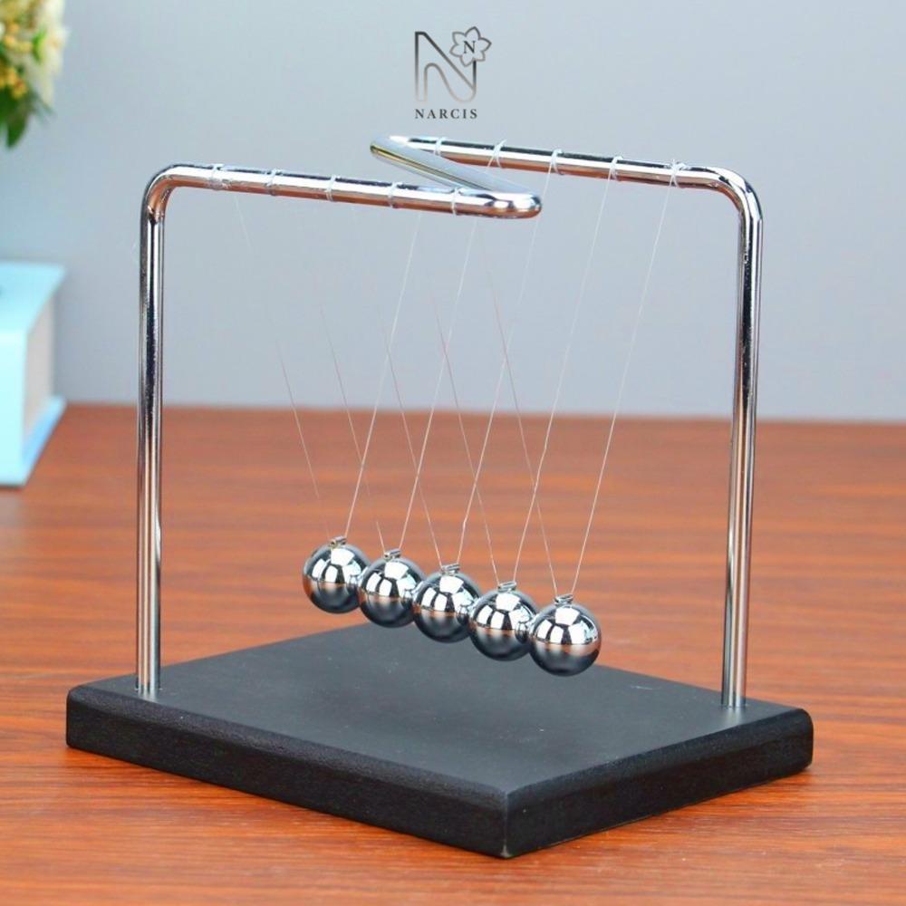 NARCIS Balance Pendulum Ball, 5.51x4.65x5.91in ฐานไม้เดสก์ท็อป Balancing Balls, Energy Conservation 