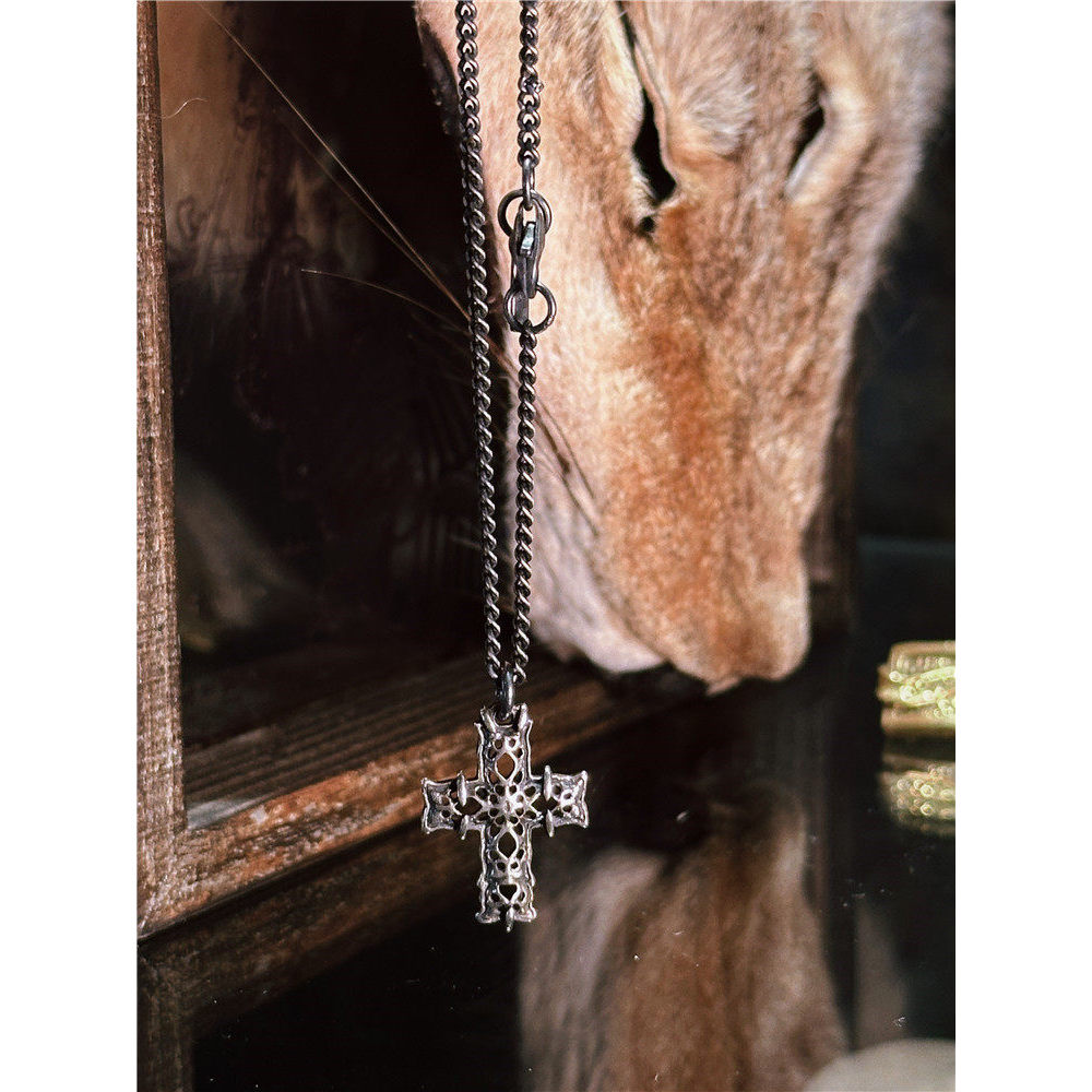 โลตัสปลาภูเขา GYOSAN CROSS British CROSS Pioneer สร้อยคอชั้นกลวง 925 เงินสเตอร์ลิงด้านข้างโซ่เงิน